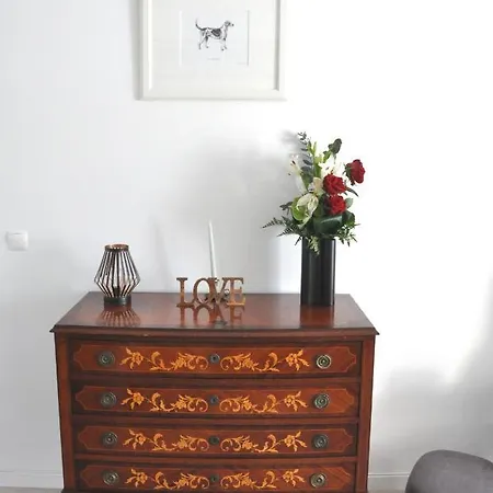 Family & Friends דירה